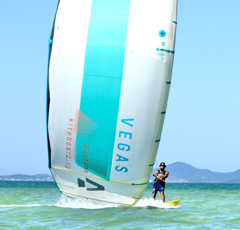 Aula de kitesurf na lagoa